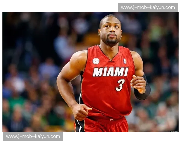 巅峰之战:当“飘逸之神”遇见“闪电之影”——麦迪与韦德,谁才是你青春里最极致的英雄? 巅峰之战:当“飘逸之神”遇见“闪电之影”——麦迪与韦德,谁才是你青春里最极致的英雄?